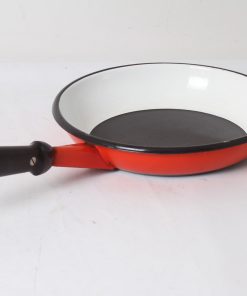 Ancienne poêle en émail rouge