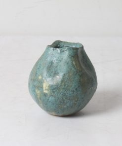 Petit vase en poterie