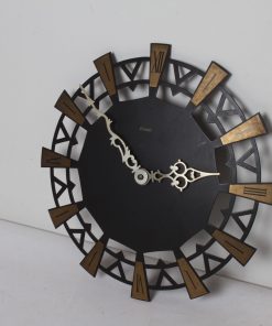 Horloge murale en métal – Hermlé